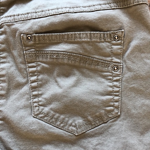 Reitmans Petites taupe capris - Picture 11 of 11
